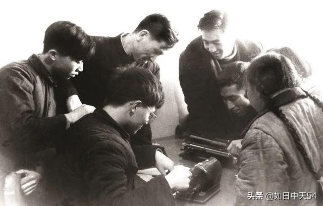 邓稼先，除了是著名的两弹元勋外，还是一个非常热爱生活的人