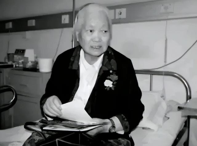 陈乔年牺牲66年后遗腹女被找到，墓碑前跪地痛哭：爸，我来看你了