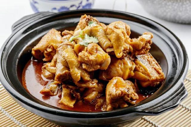 天冷了，老年人要记得吃8种“护心”食物，价格不高，人人吃得起