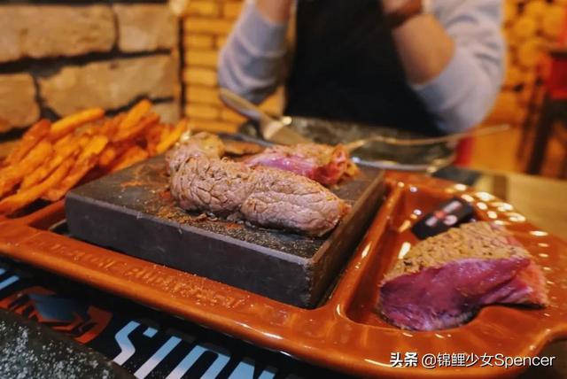 我在布達佩斯，收集了很多秋天送給你