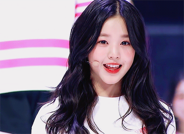 八字胡子两边翘是什么生肖