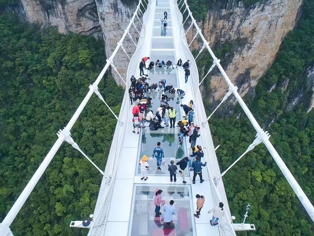 多景区客流量为今年新高！“五一”小长假，张家界旅游回暖