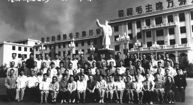 陈赓求情特赦死刑犯，保释后被反映不争气，夜袭检查下达一项命令