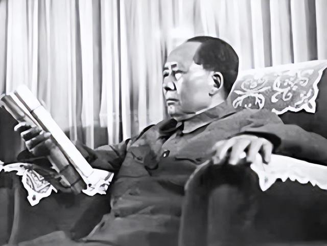 1976年，收到杨开智的来信，主席激动落泪：这是我哥哥，我要见他