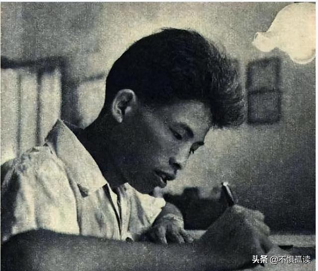 鲁迅玩伴闰土：57岁病逝后，留下5子，如今后代完成华丽反转
