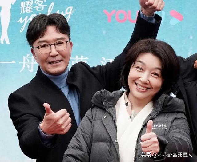 “假冻龄男神”被揭穿，脸肿、僵硬、笑不出来，钟汉良尤其明显