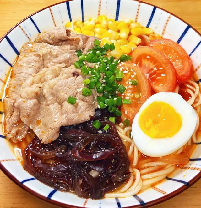 15分钟搞定快手早餐，有肉有蛋有面有蔬菜 孩子连吃一周都不腻