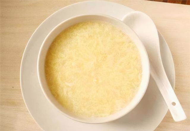 每天早上坚持喝一碗“开水冲鸡蛋”，能收获哪些好处？看完心动了