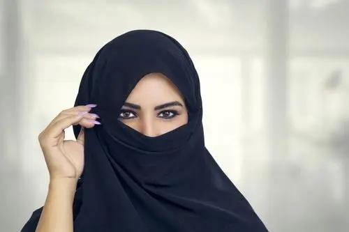 我国从哪些国家进口原油？主要从哪些国家进口铁矿石、铝土矿？