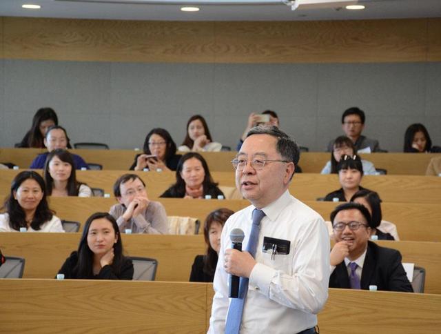 香港约3万病人等入院，李嘉诚捐4千万后，收租大王陈启宗也出手
