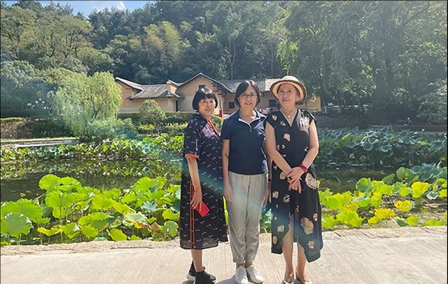 2019年刘少奇三子病逝，丧事低调处理，妻子献花圈