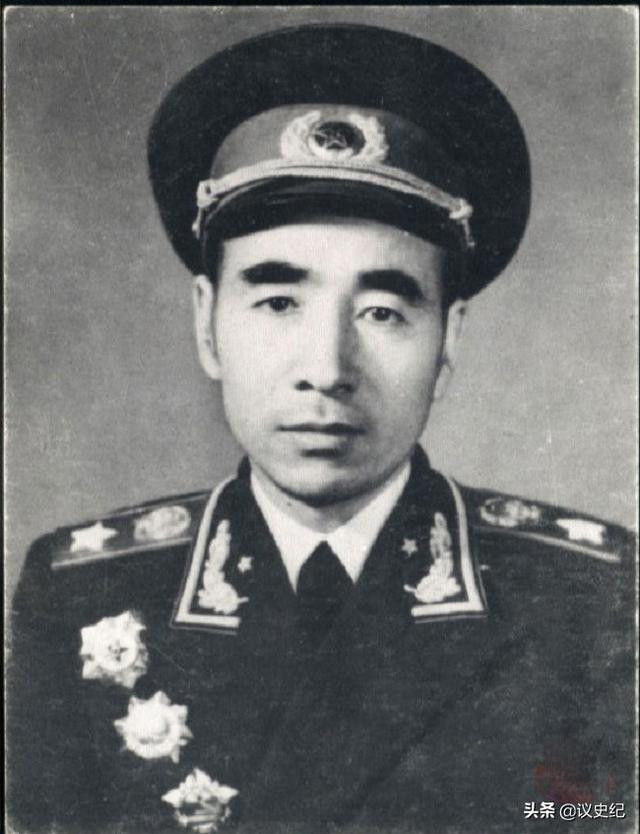 林彪列4点原因反对援朝，毛主席坚持出兵，基辛格：眼光超常人