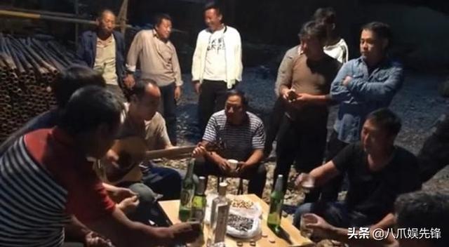 55岁王旭重回工地，戴安全帽汗流浃背，旭日阳刚没落真不怪汪峰