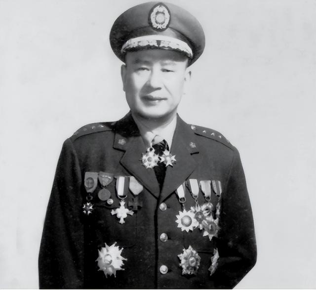 66年白崇禧去世，身下床单被撕得稀烂，蒋介石：他就是个再嫁寡妇