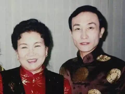 18次上春晚，却“封杀”自己、痛批同行，有钱不赚偏要得罪人？