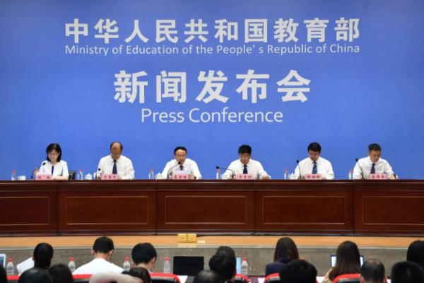 全国中小学将迎来新课标，英语或退出主科之列，体育要取而代之