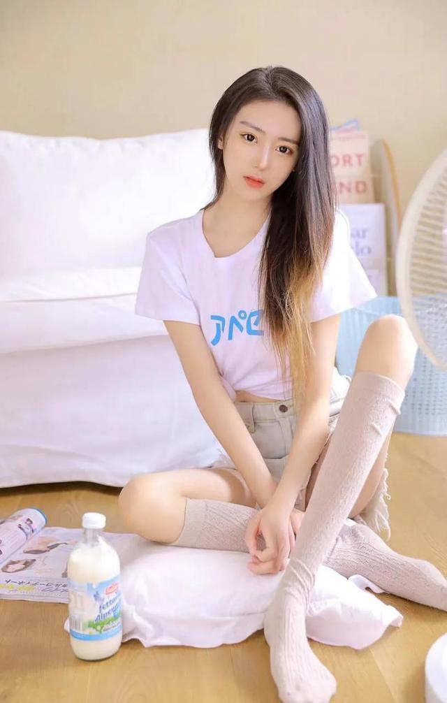 每个女人都是一只孔雀，开不开屏都是自己说了算