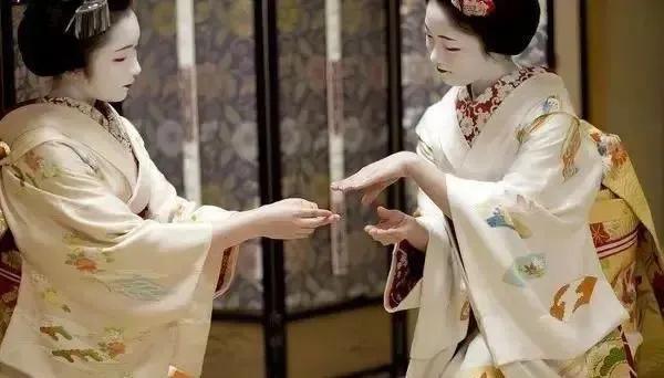 二战期间，日本女性有多疯狂？她们犯下的罪恶比男兵还多