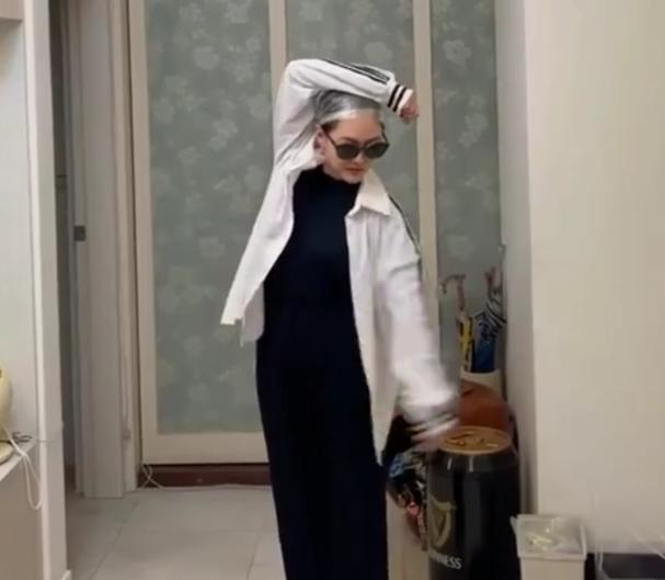 大S和具俊晔相见后首次晒照片，两张照片各有深意，难掩内心幸福