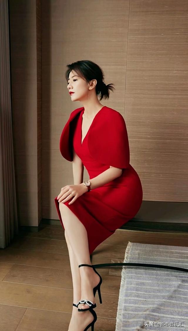 「媒体揭秘」高圆圆婚纱照高清壁纸_高圆圆惊艳全身写真-中纳网
