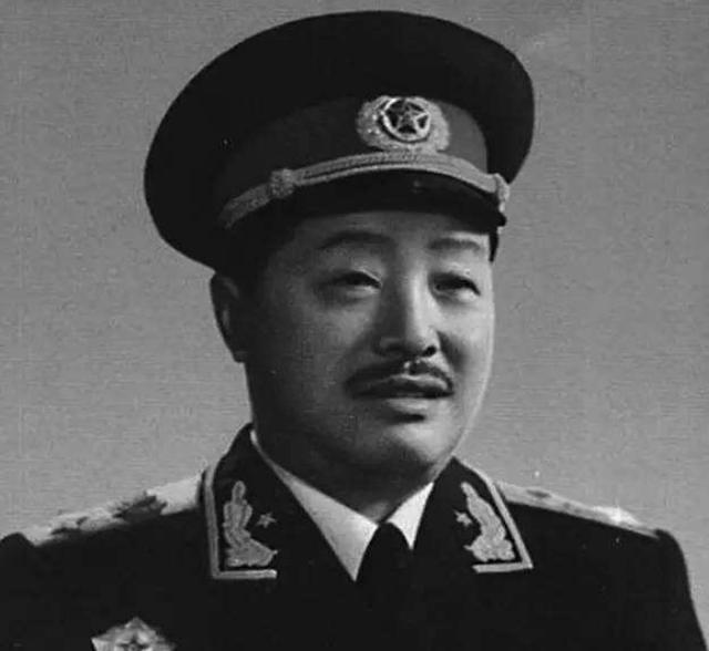 朱德位列十大元帅之首，授衔编号却是004，毛主席将001号给了谁？