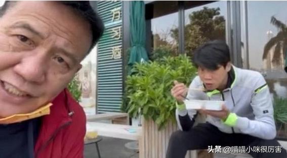 年轻时帅气无双，老了却丑的各具特色，这5位男星，好可惜