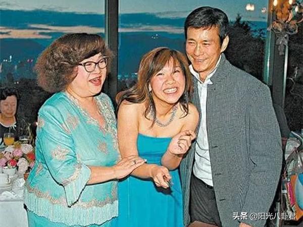 沈殿霞去世14年，女儿穷到只剩104元也不找郑少秋，原因是什么？