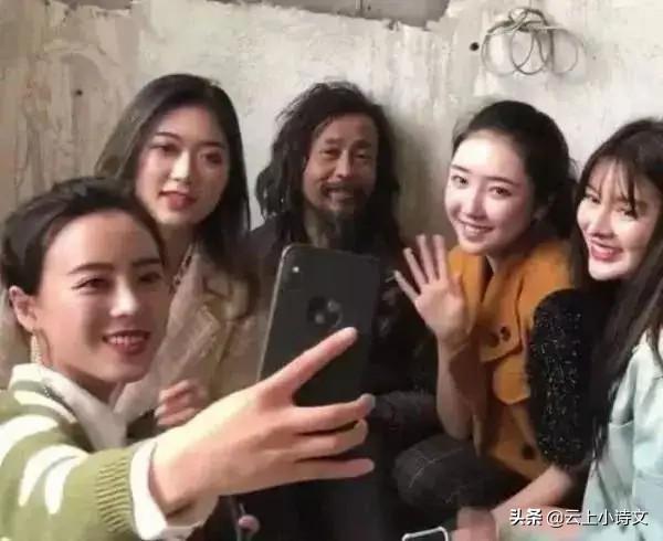 “流浪大师”沈巍从捡垃圾到爆红网络成为网红，他是如何做到的？
