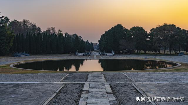 明顯陵，生前爲親王，死後爲皇帝，中南六省唯一，明代最大的皇陵