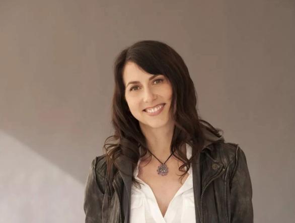 亚马逊ceo杰夫贝佐斯女儿(亚马逊ceo杰夫贝佐斯女儿照片)-天晟网