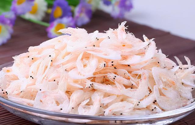 吃虾皮并不能补钙？医生：真正补钙的是5种食物，多数人不太爱吃