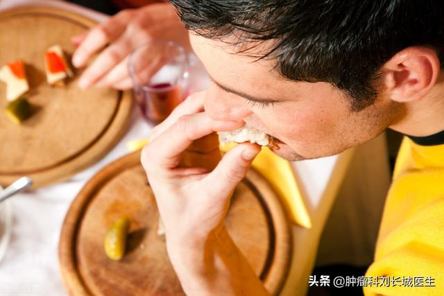 胃癌术后如何正确饮食、影响胃癌术后恢复的因素有哪些？