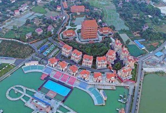 湖南“在逃富豪”：地产发家，挂名情人20多个，生儿子奖励200万