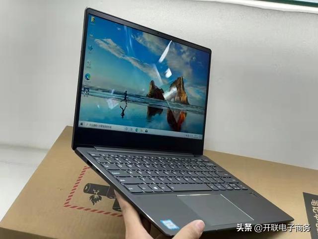 4K超高清IPS屏3840*2160 联想笔记本720S-13 酷睿i7-8550四核 内存8G