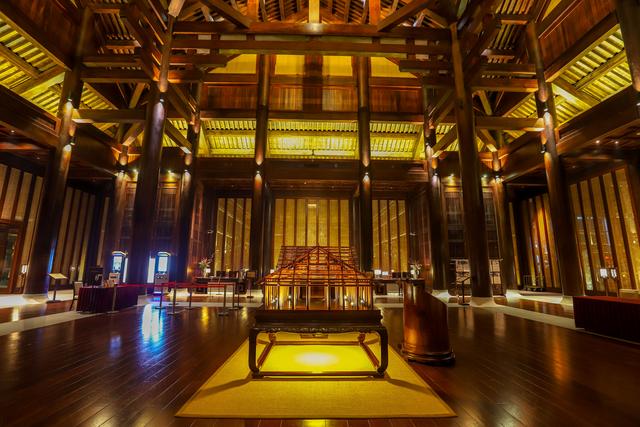 廣東旅行，發現一座禅修酒店，造型像古代宮殿，建築大有來頭