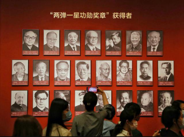 “东方红一号”已在轨51年，为什么还没有“坠落”呢？