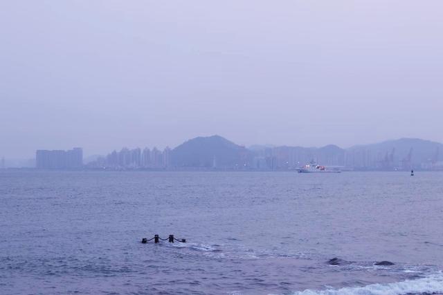 作为摄影小白，我毫不犹豫地选择微单，就因为其