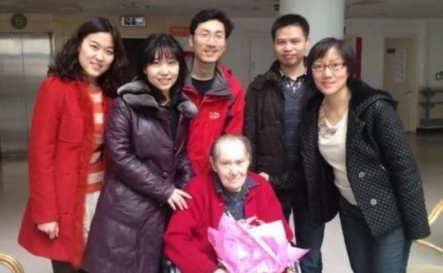 周总理去世21年后，中行查账发现他有笔巨额存款，调查结果感人
