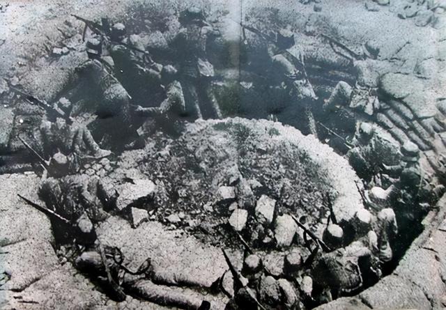 1989年，黄维访问台湾前夕，台湾方面劝他留在台湾，他果断拒绝