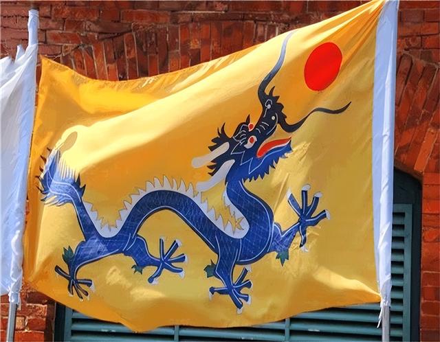 一小国没国旗，想用我国国旗，我国拒绝后他们在国旗上绣8个汉字
