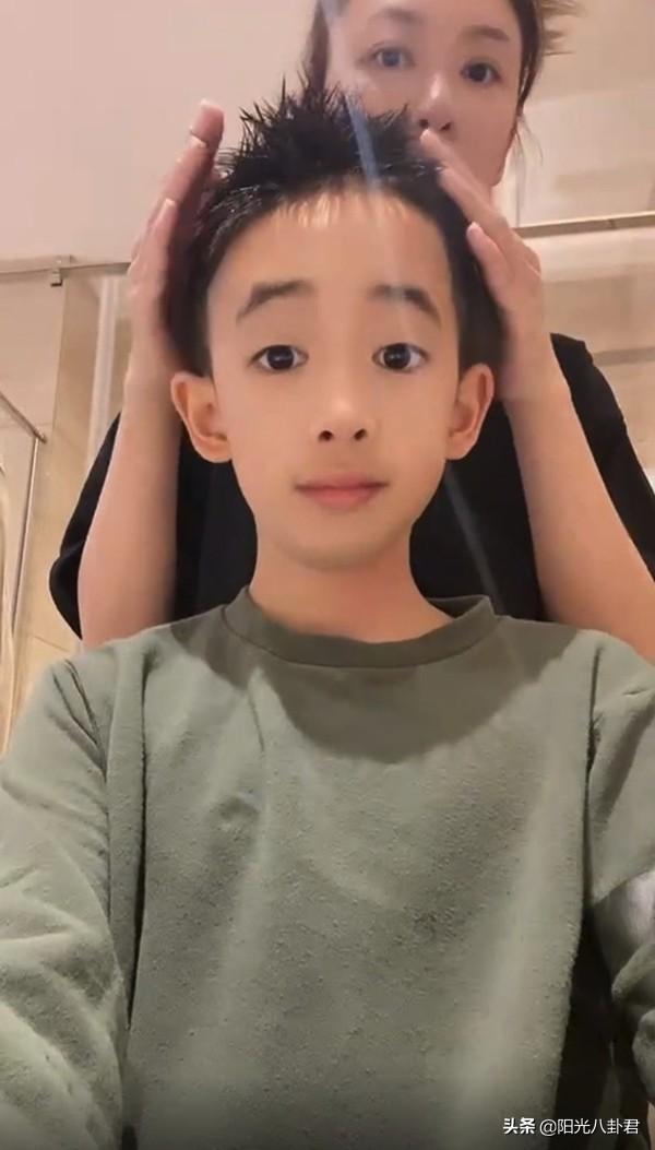 上海疫情明星众生相：刘嘉玲穿6万元卫衣自拍，彭于晏被邻居追星