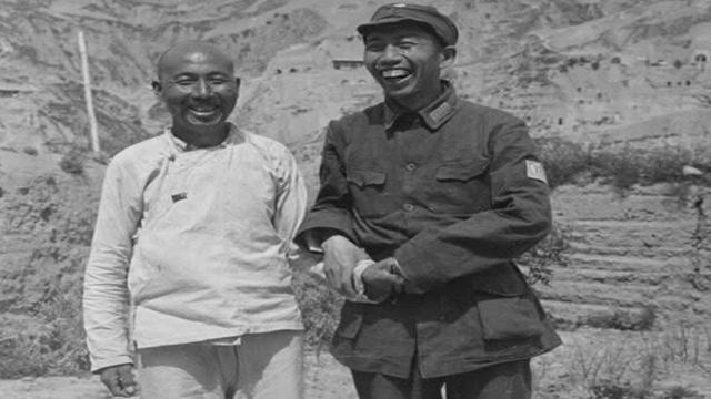 王震司令找县长办事，竟被铐了起来！县长：这里我最大，我说了算
