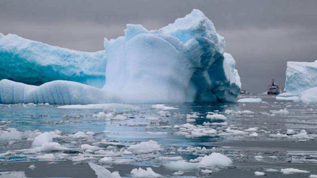 科学家在破冰船漂流389天后宣布噩耗：北极正在死去，怎么回事？