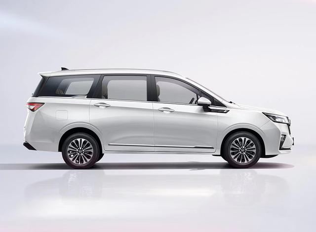 买车的再等等，将上市3款新车，比亚迪护卫舰07、全新红旗H5入围