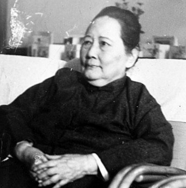 宋庆龄病危，邓小平带来一消息，并称：您如不测，我们会妥善安排