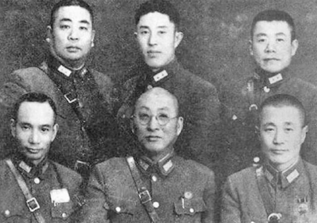 1950年，郑洞国想回家种地，周总理大惊：你是起义将领，怎能种地