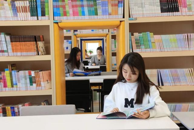 西安高新区第三十一小学：诵经典睿智 吟诗书气华