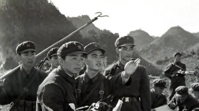 79年对越战争，入伍52天的新兵唐立忠荣获一等功，后来是何军衔？