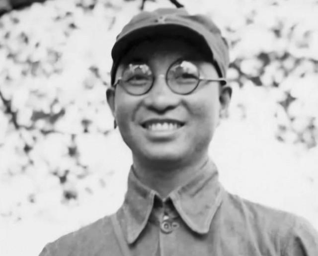 1951年陈赓从朝鲜回国，受邀参加舞会，过程中突然大喊“救命啊”