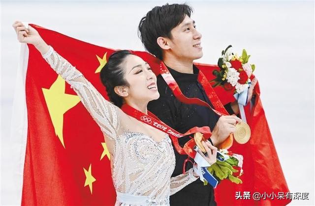 双人滑隋文静/韩聪压轴夺冠，喜极而泣！原来他们不是夫妻关系啊